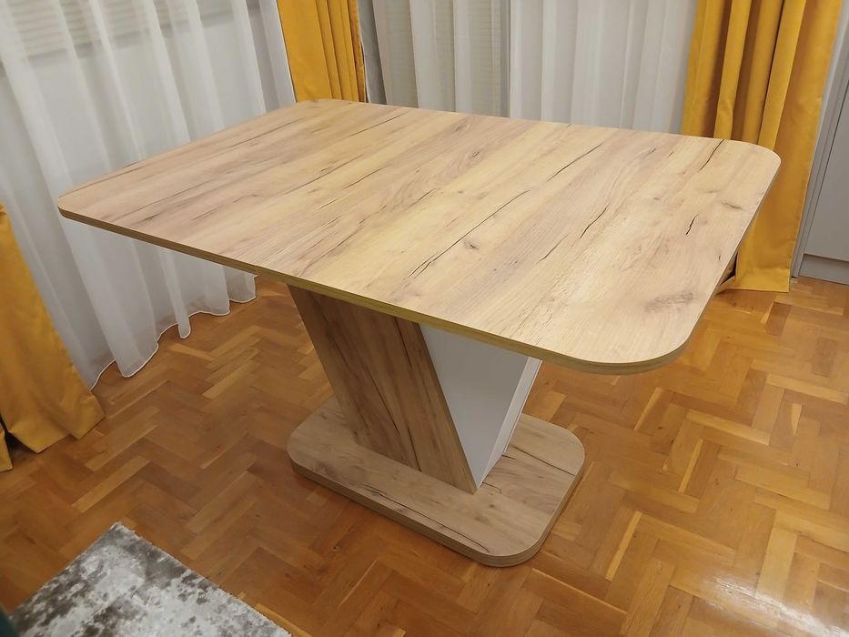 Трапезна маса дължина 160/120см. ширина 80см.