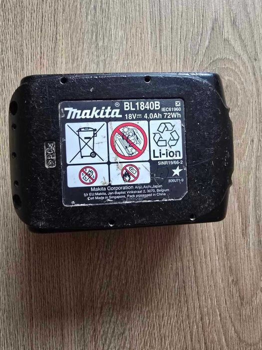 Продавам оригинална батерия Makita 4ah