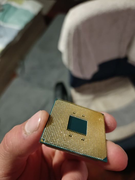 Vând procesor ryzen 5 3600