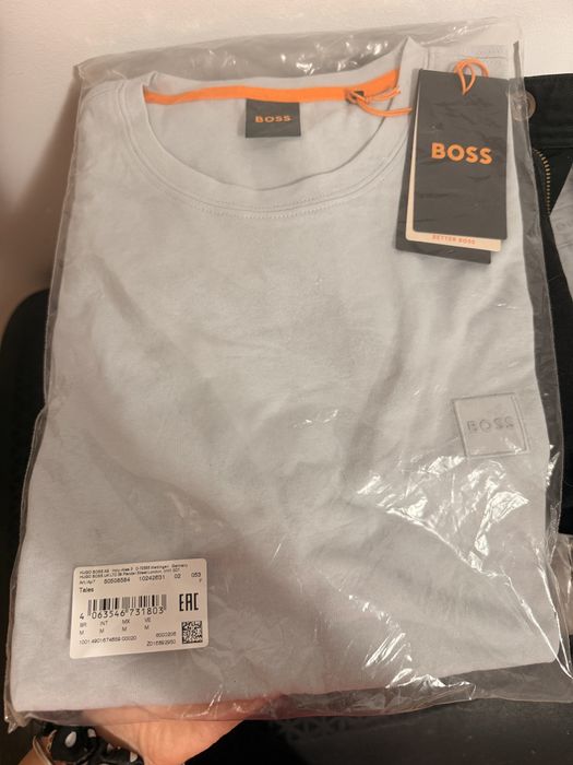 Имам 4бр оригинални тениски на BOSS, закупени от Германия
