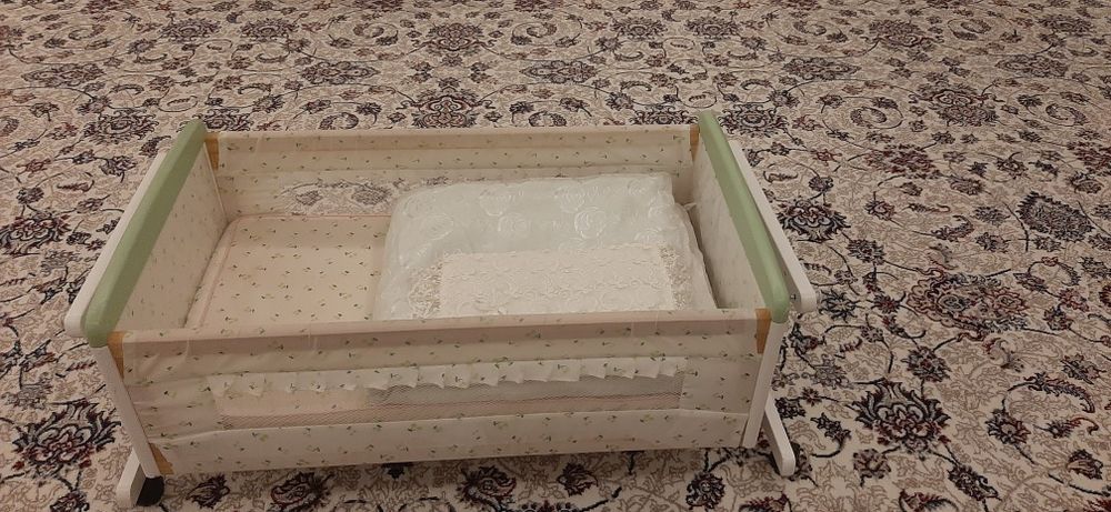 Chaqaloqlar belanchagi sotiladi