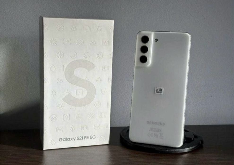 Samsung Galaxy S21 FE 5G; White; Impecabil