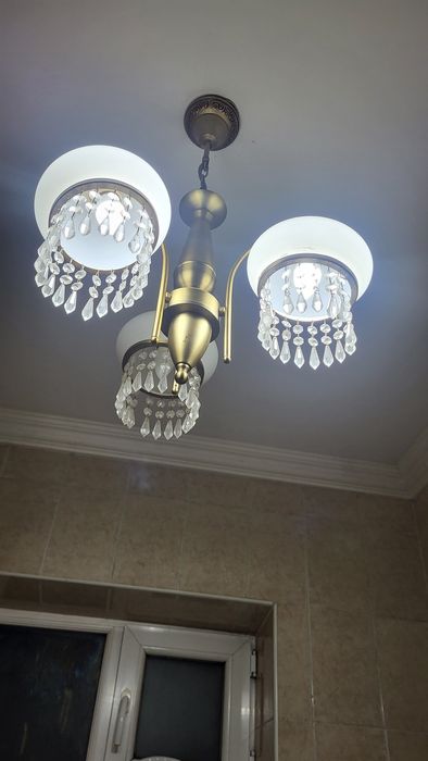 Продам люстры б/ у , в шорошем состоянии