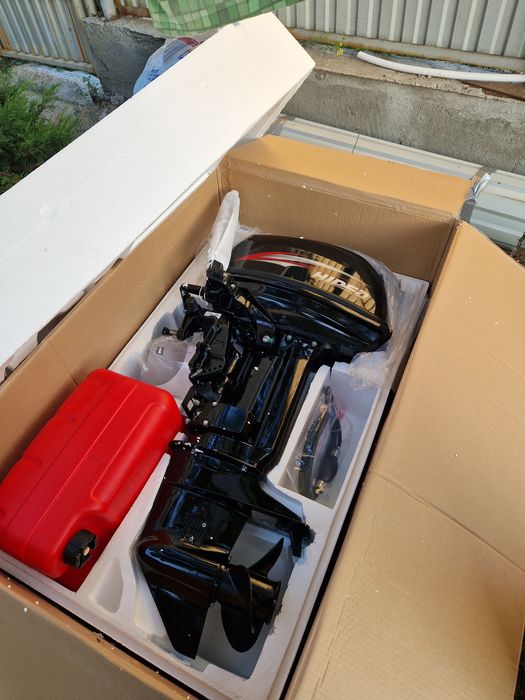 Лодочный мотор + лодку