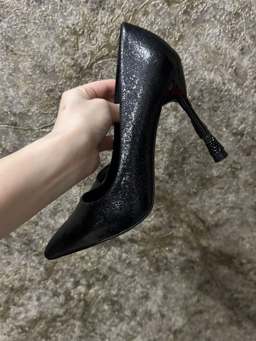 Черные вечерние туфли