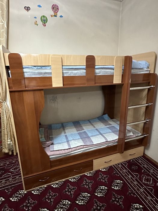 Двухэтажная кровать для детей и подростков