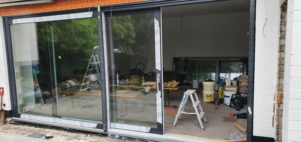 Tâmplărie PVC și aluminiu (orice marca de profil) +jaluzele Elecretice