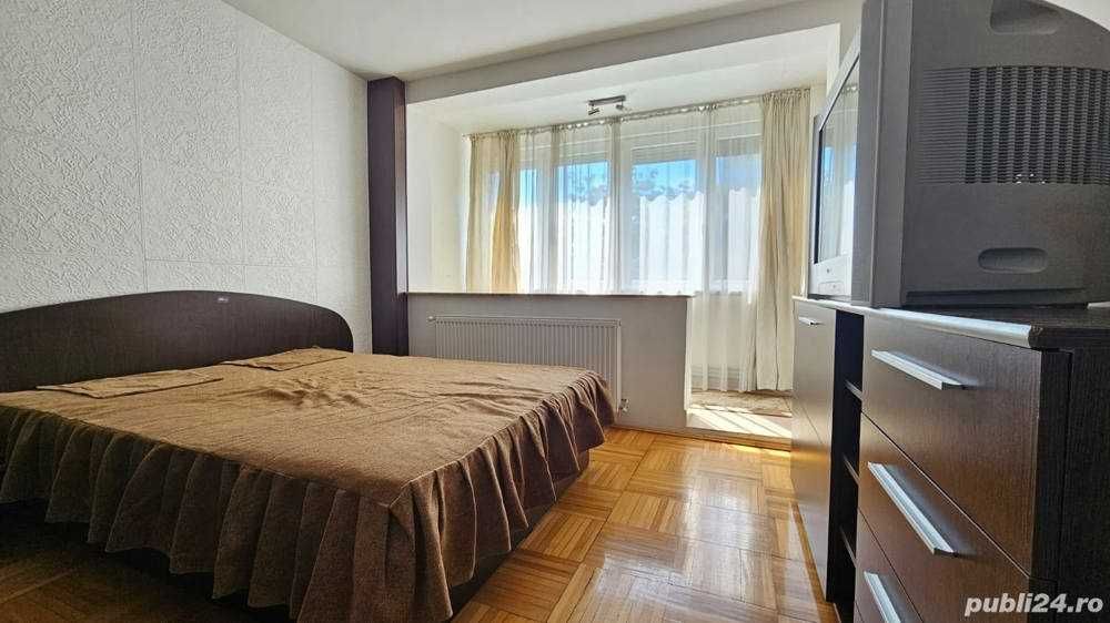 Ofer spre inchiriere apartament cu 2 camere central, zona Podgoria