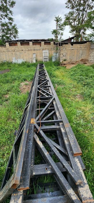 Ферма металичиски 12 метирдан 8 дона