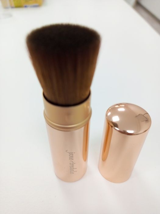 Кисть Jane Iredale компактная