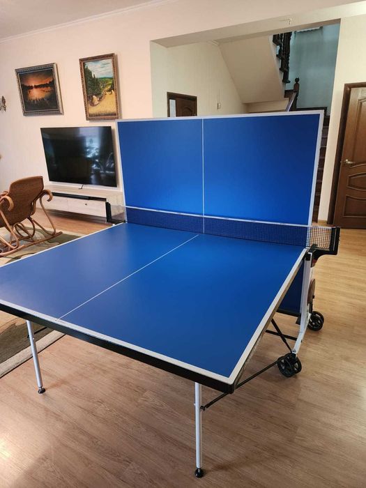 Продам теннисный стол.