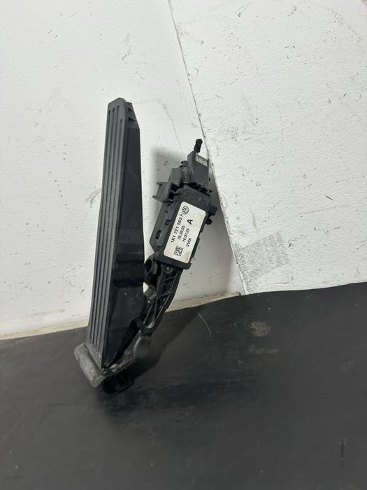 Pedala acceleratie Audi A3 8P 2.0 TDI BKD 1K1721503P