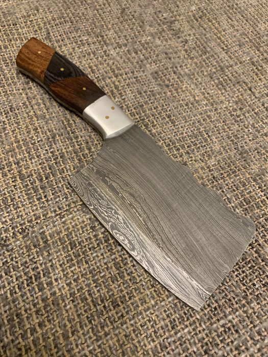 Ръчно кован ловен нож от дамаска стомана