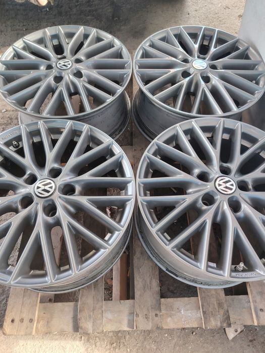 Топ състояние Borbet 17-5x112 ET43 7.5j Volkswagen Passat B8