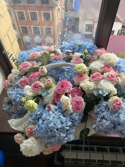 Продам букет в корзине