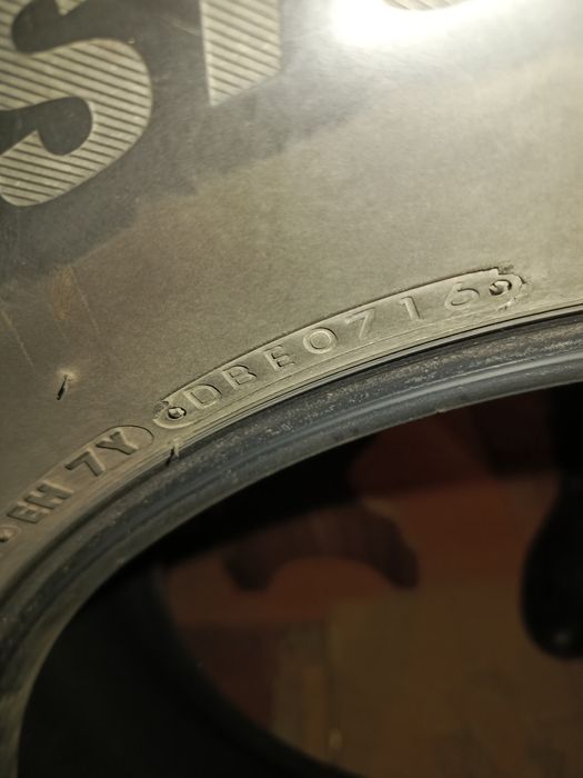 Шина зимняя Bridgestone