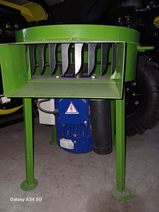 Кормоизмельчитель