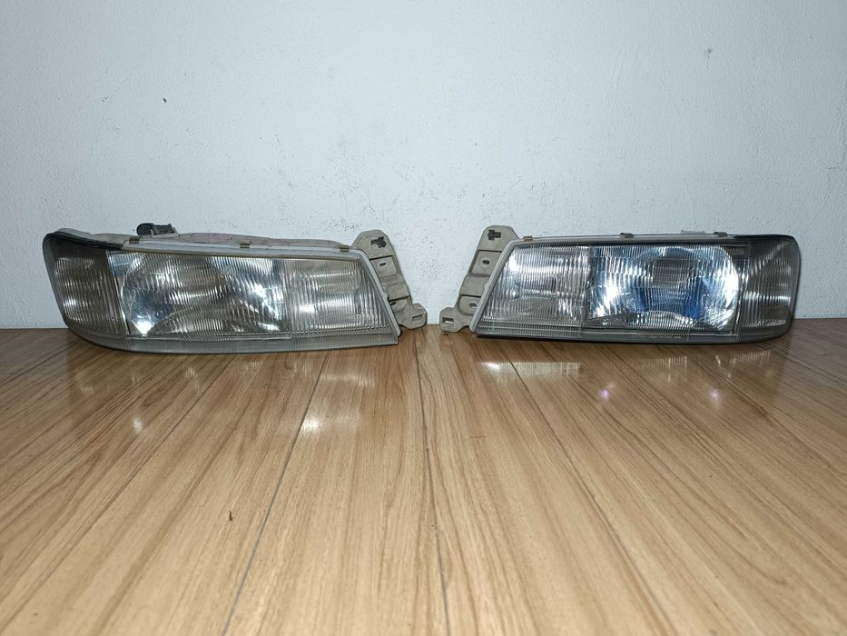 Фары 2шт Nissan Largo W30 93-99г Оригинал Б/У Ниссан Ларго передние
