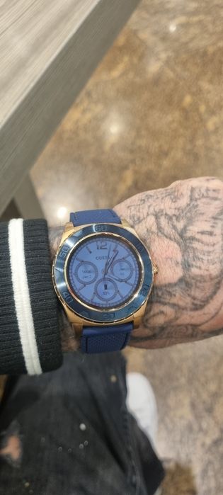 Ceas guess smartwatch