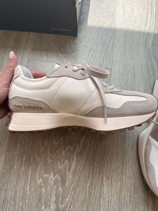 Нови дамски маратонки New Balance 327