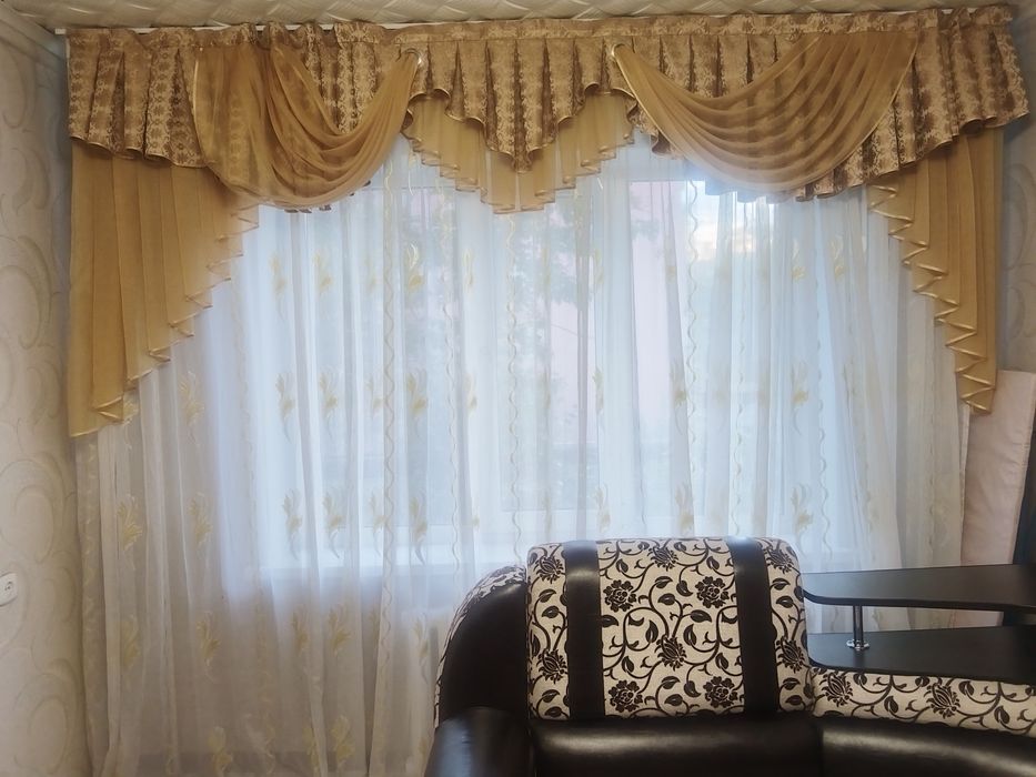 Продам шторы для зала