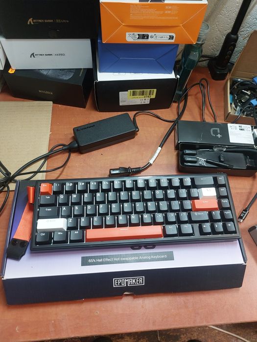 Tastatura gaming cu fir Epomaker HE 68 sh,la cutie 68%layout U.S int