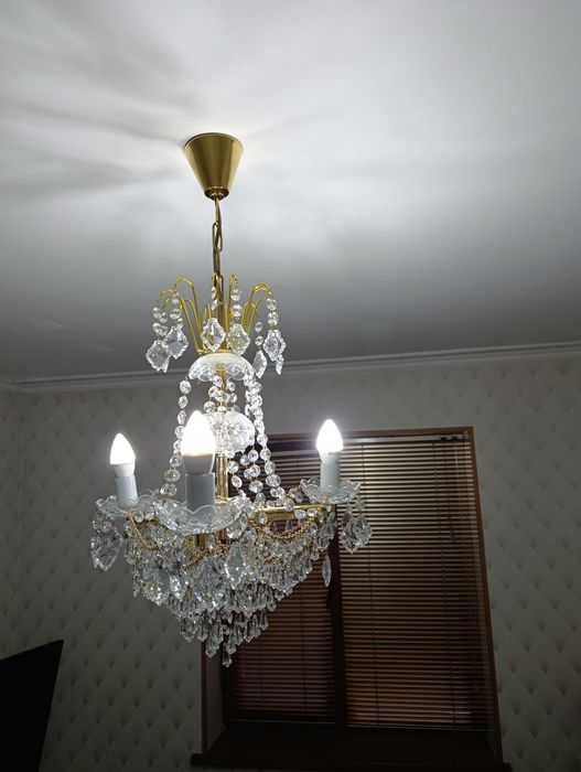 Продается люстра