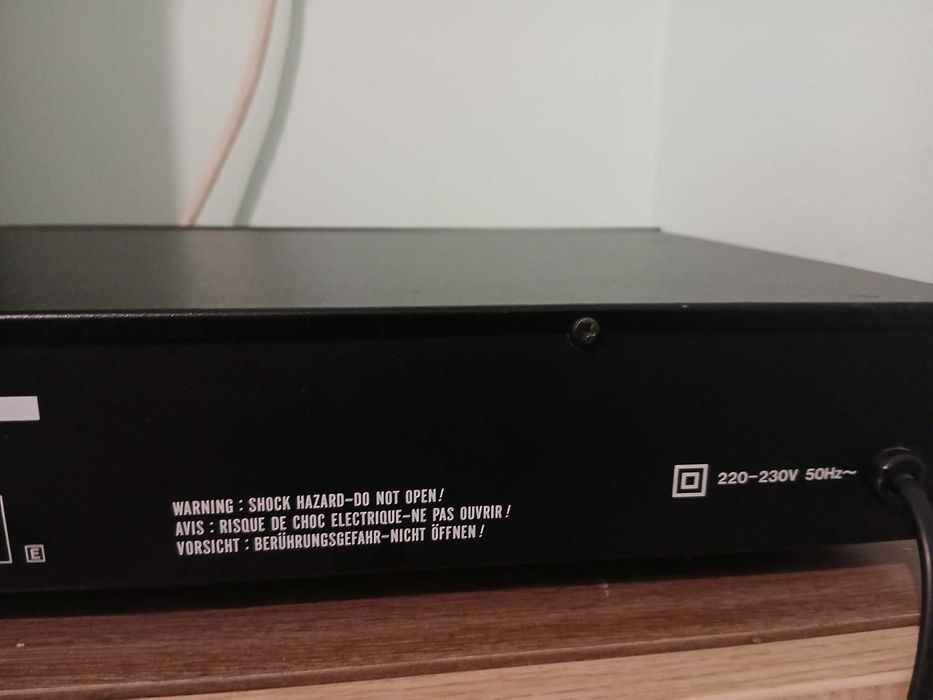 Тунер Marantz ,еквалайзер AKAI