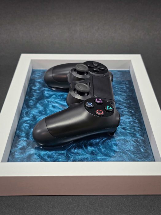Dualshock 4 контролер в рамка с епоксидна смола