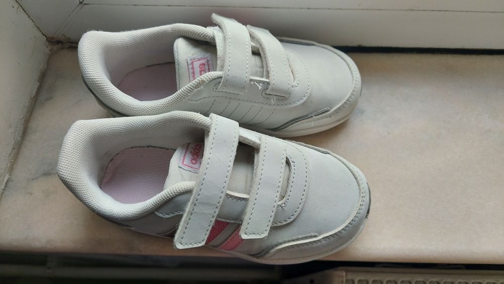 Pantofi sport marca Adidas