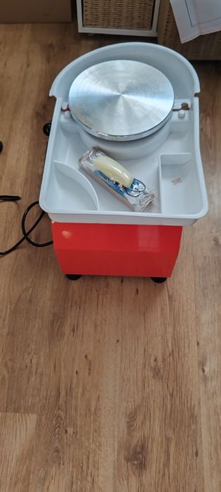 Електрическо грънчарско колело