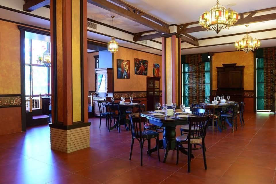 Продается загородный ресторан Чинарас