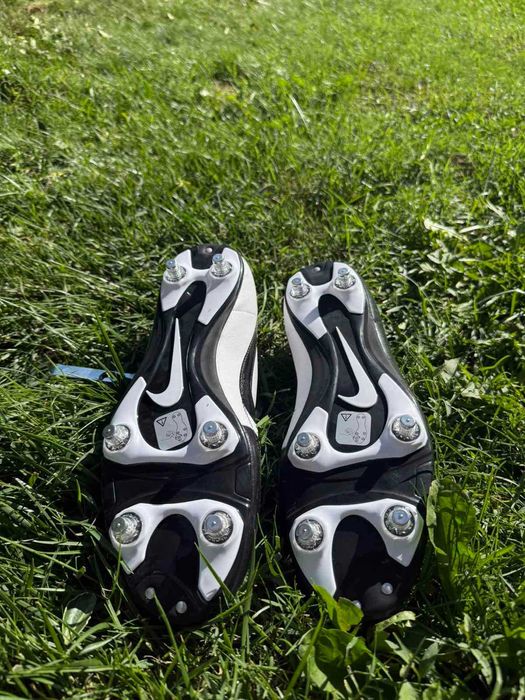 *НОВИ!* Nike Tiempo бутонки с метелни шипове