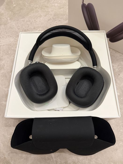 Apple AirPods Max — Black