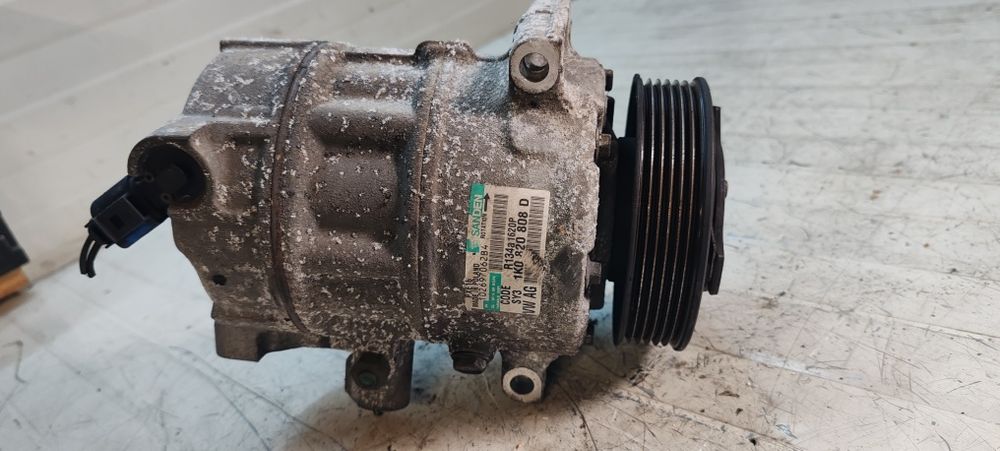 Compresor clima Seat Alhambra vw Sharan 7n 2.0tdi CFF 700lei