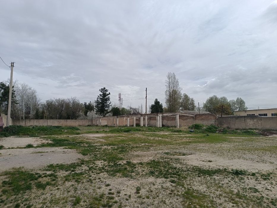 Кўчмас мулк сотилади