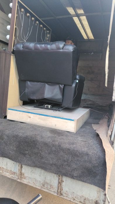 Продам удобный кожанный реклайнер