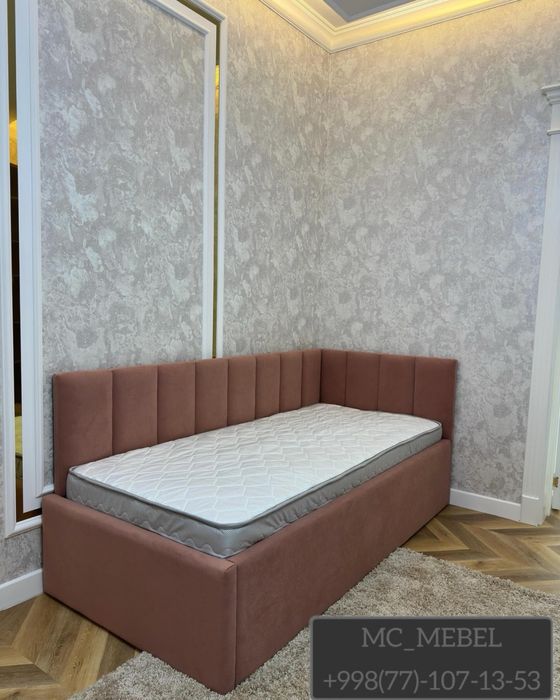 Детская угловая кровать с матрасом в наличии