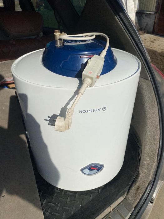 Продам водонагреватель б/у