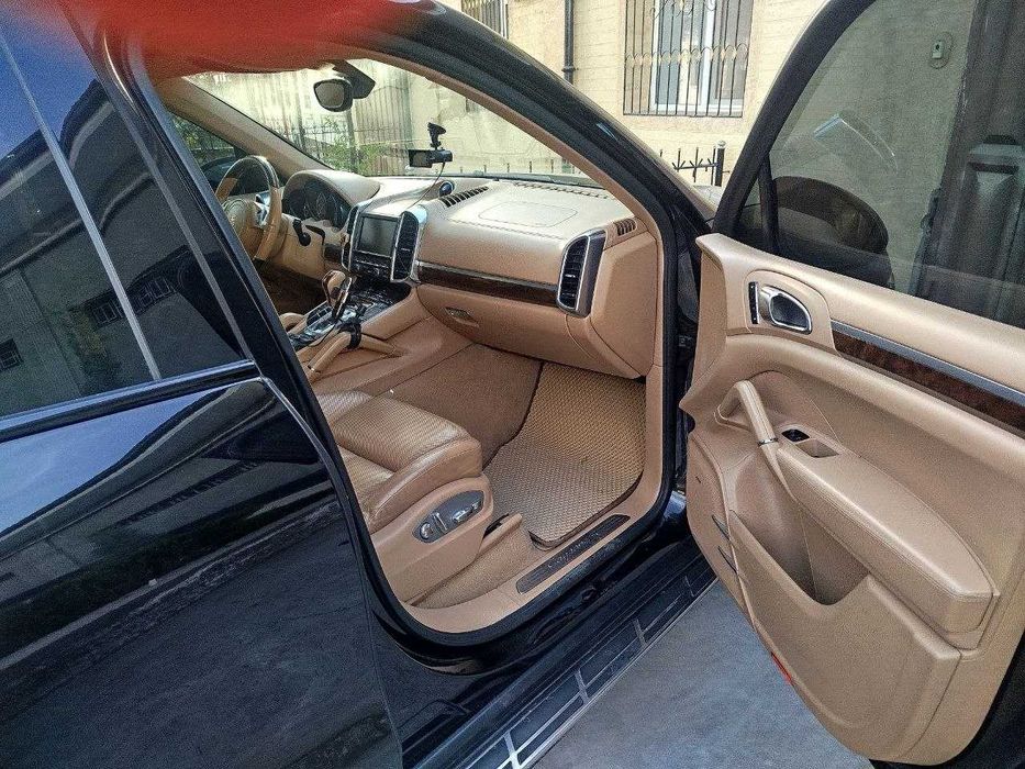 ПРОДАЁТСЯ: Porsche Cayenne S 2012 4.8L Бензин.