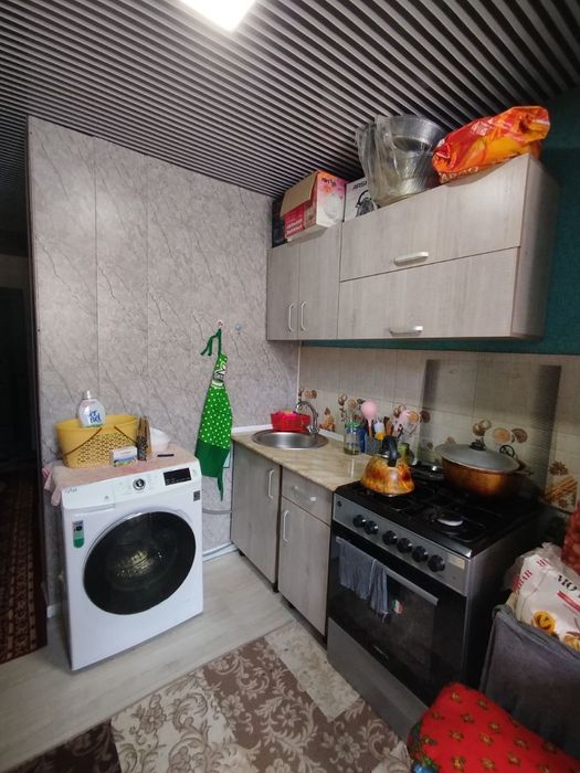 Уй сотилади 2хонали 3хона килинган хамма шароит бор