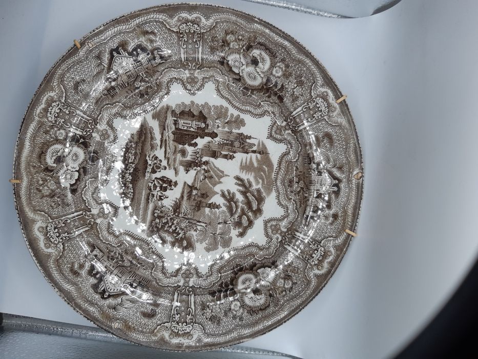 Farfurie de la 1880, realizata de Robert cochran&Co,.