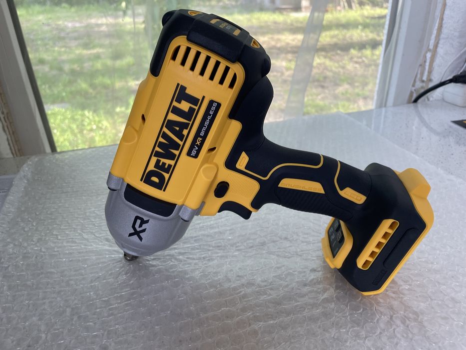 DeWALT DCF 900 XR. Masina De Insurubat Cu Impact, Cu Patrat De 1/2,  Original Nou !