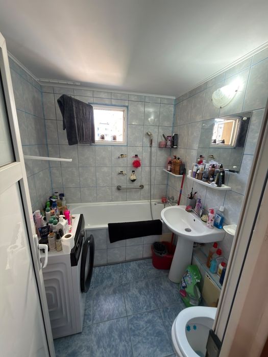Direct proprietar: vând apartament 3 camere decomandat confort 1 sporit