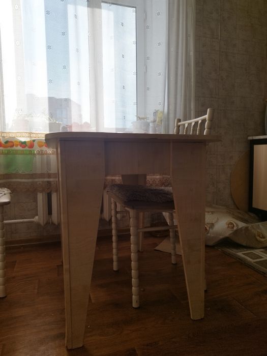 Продам стол кухонный б/у 7,5 тыс