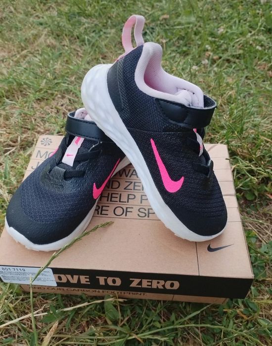 Adidași Nike fete