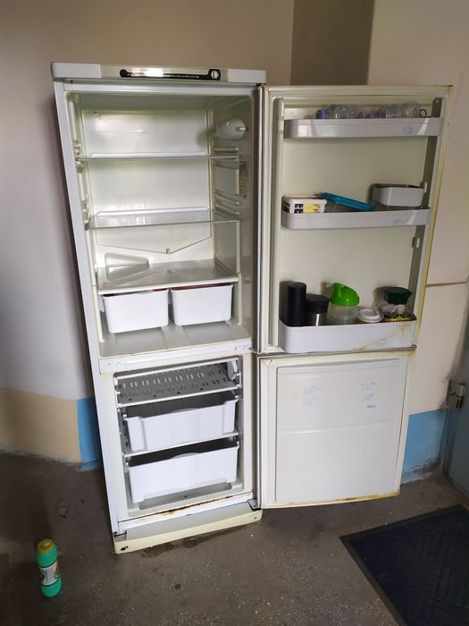 Холодильник Indesit