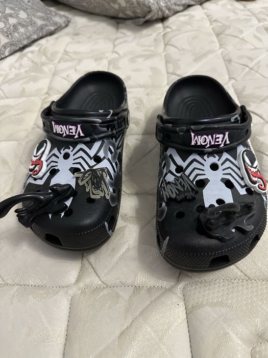 Crocs Venom + stickuri - EDITIE LIMITATA