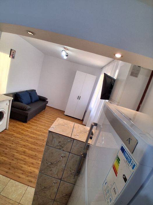 Garsoniera renovată de închiriat 22mp