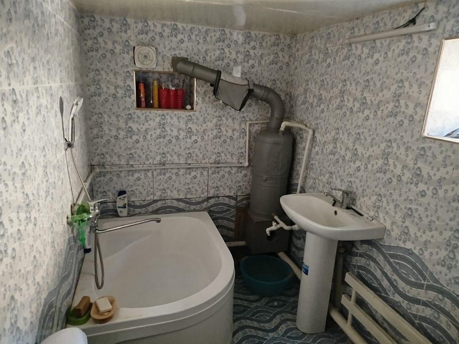 Азадбаш кишлогида жойлашган 6 сотх